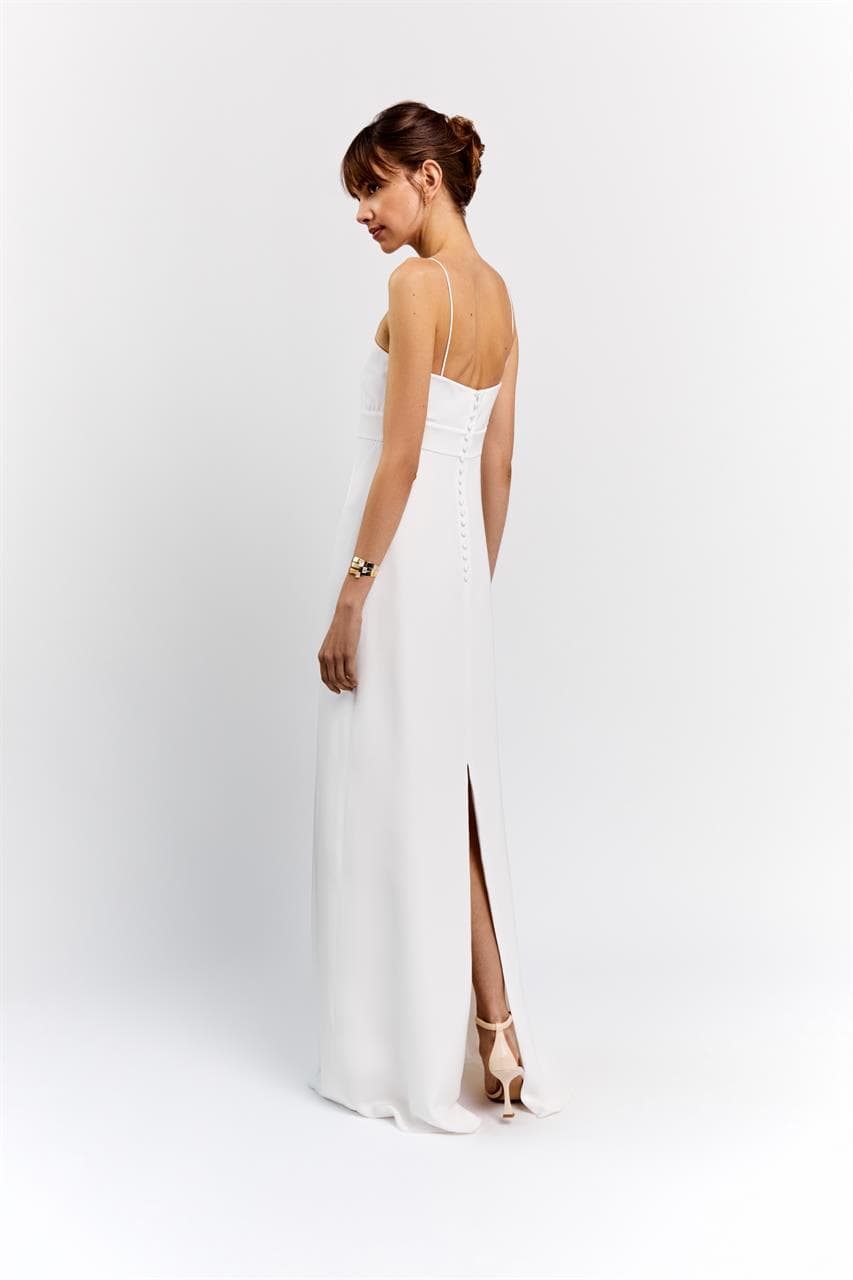 moderne en minimalistisch trouwjurk in mooie zijde stof 