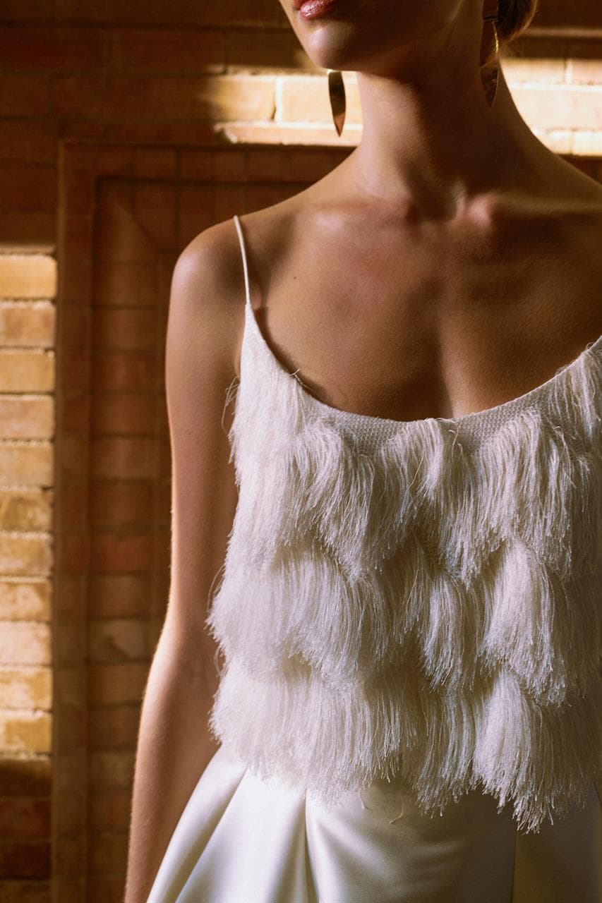 bruidstop met franjes en spaghettibandjes voor tweedelige bruidslook