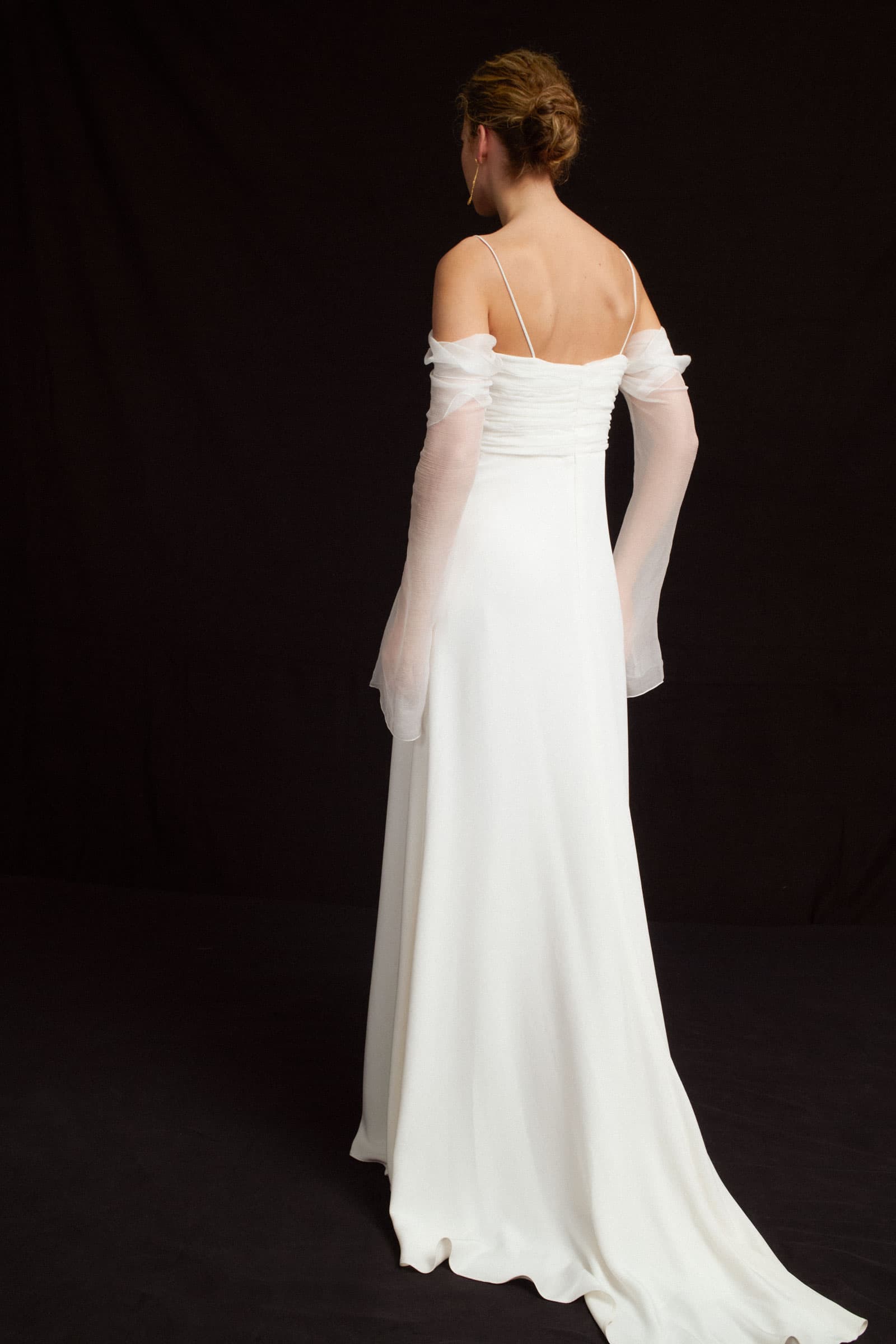 chique off-shoulder trouwjurk perfect voor de moderne elegante bruid