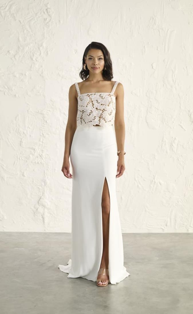 crepe bruidsrok met lichte zeemeermin fit en split aan de zijkant