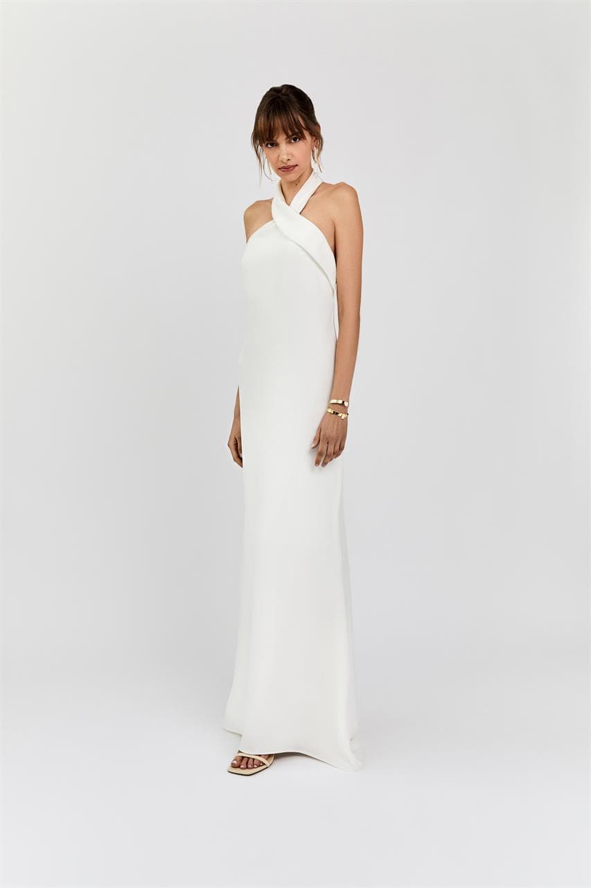 moderne, minimalistische en puur zijde trouwjurk met halter halslijn en open rug